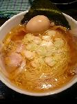 塩ラーメン（赤唐辛子＋にんにく油）