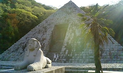ピラミッドとスフィンクス